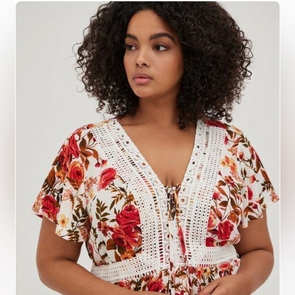 Torrid 6x Babydoll Crinkle Gauze Crochet Inset Lace-Up Top - Picture 3 of 7